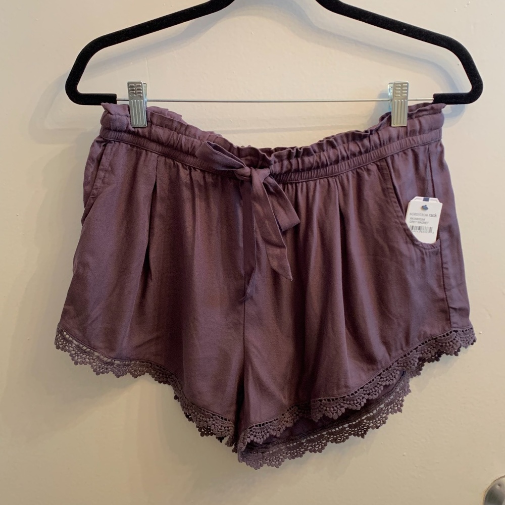 NWT Melrose & Market - SM Gray Lace Trim Shorts
